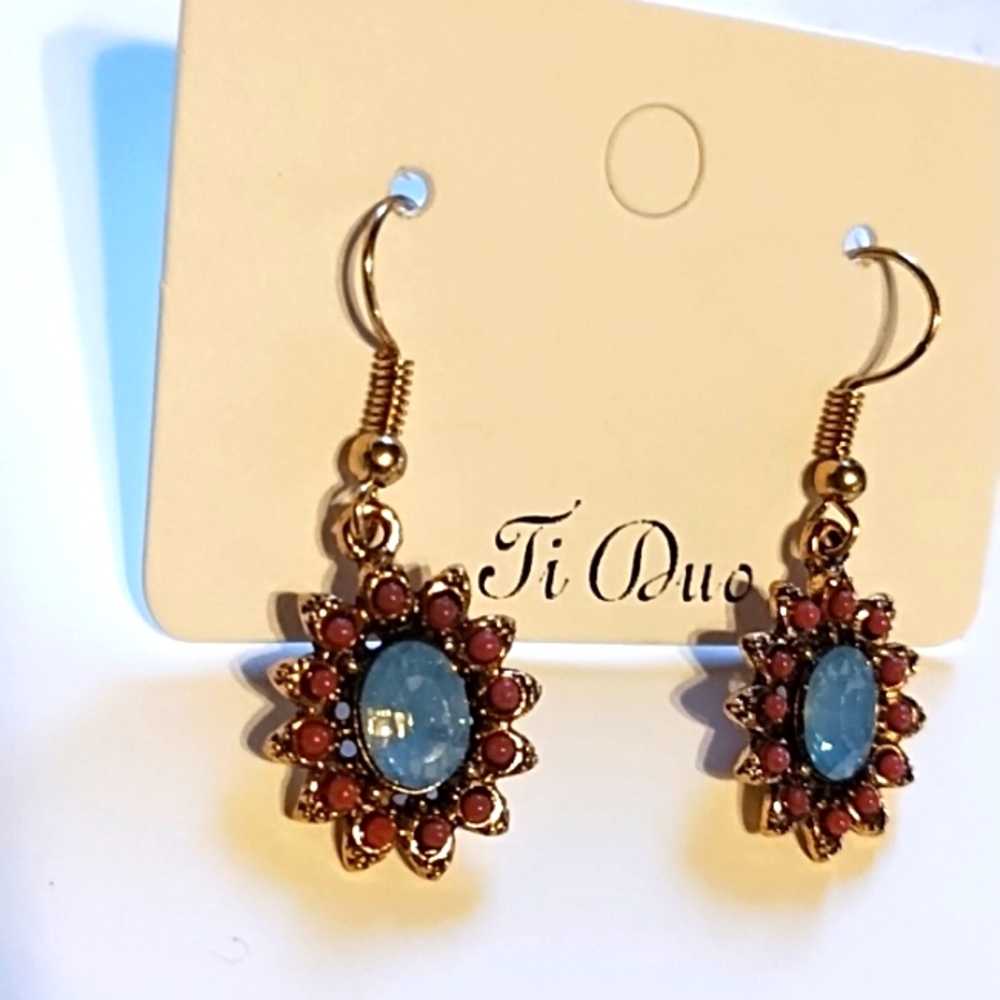 NWT Pierced Earrings - Picture 3 of 4